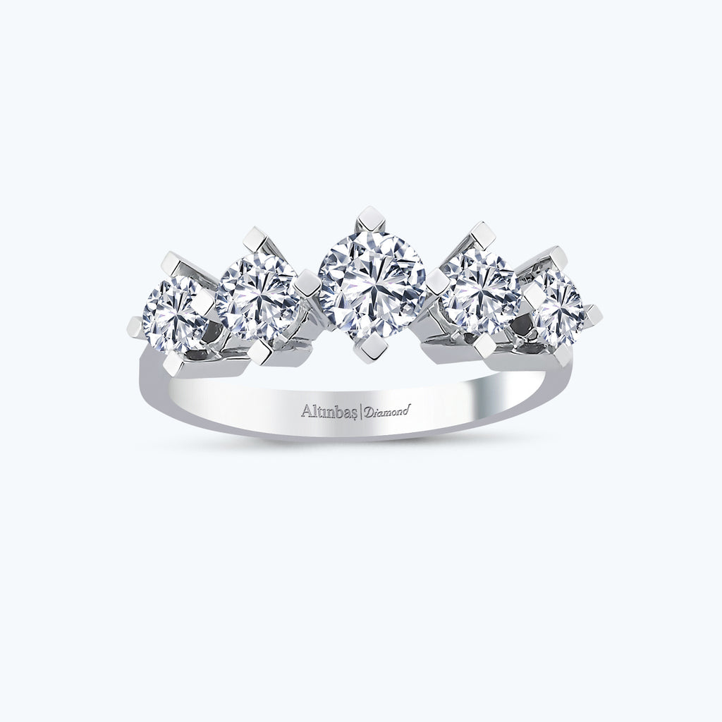 Fünf Steine Diamantring